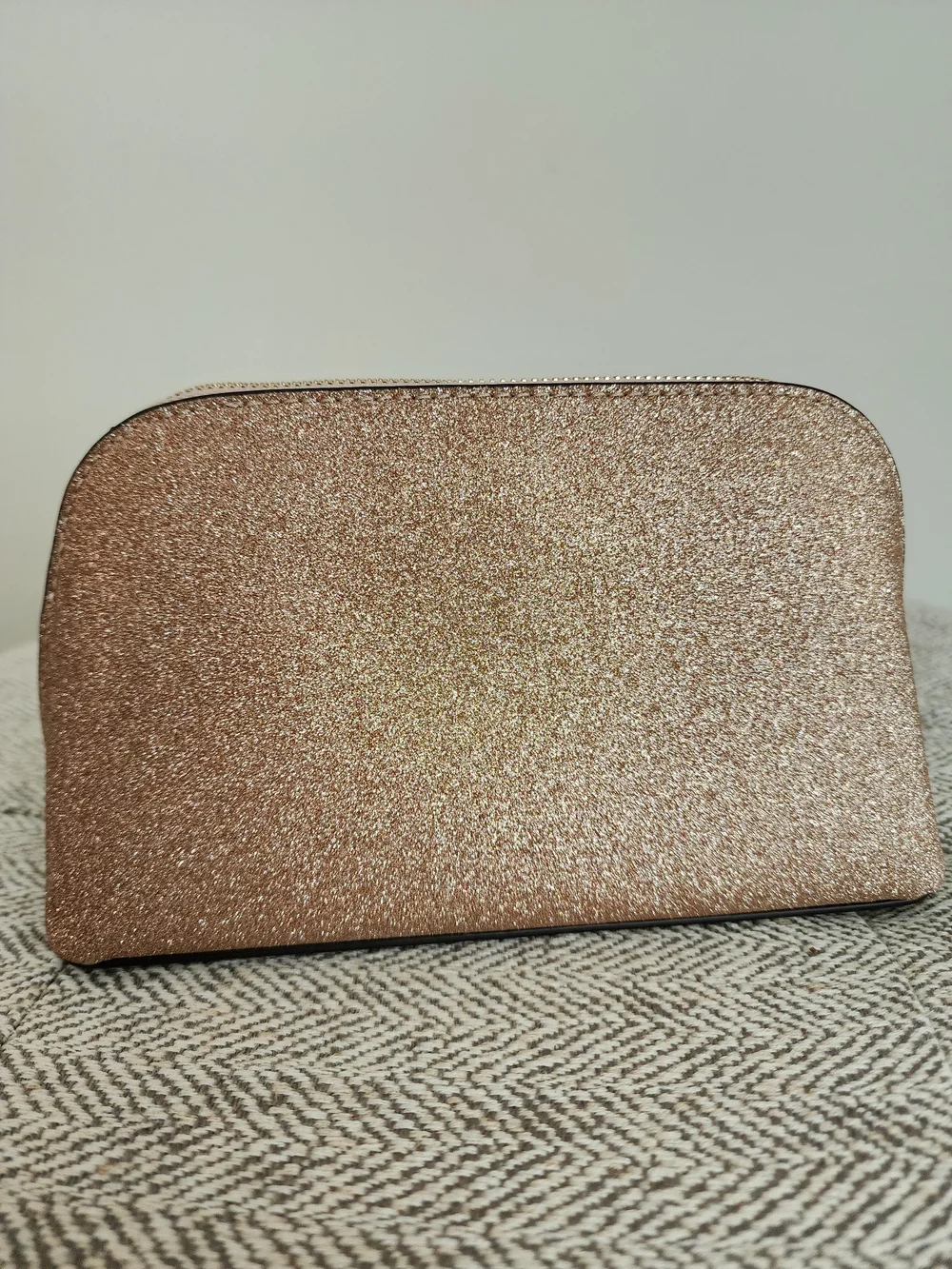 kate spade Glitter Cosmetic Pouch in Rose Gold Nwot